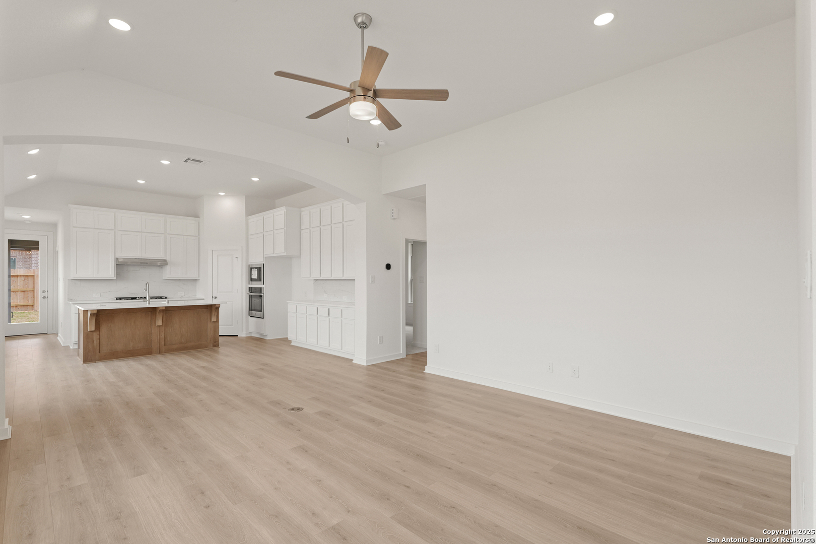 2215 Altiplano San Antonio TX 78245