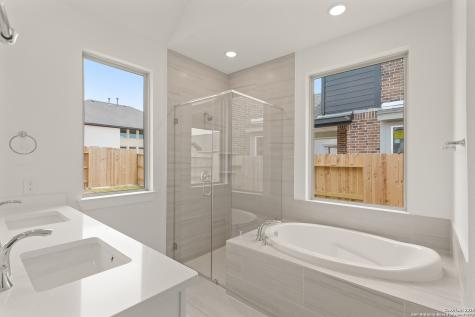 2215 Altiplano San Antonio TX 78245