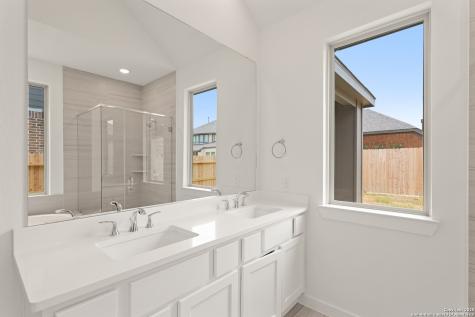 2215 Altiplano San Antonio TX 78245