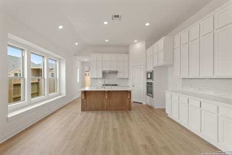 2215 Altiplano San Antonio TX 78245