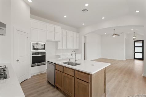 2215 Altiplano San Antonio TX 78245