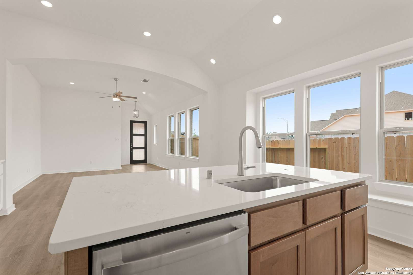 2215 Altiplano San Antonio TX 78245
