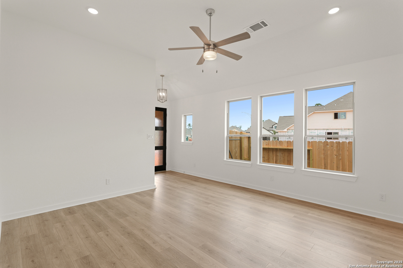 2215 Altiplano San Antonio TX 78245