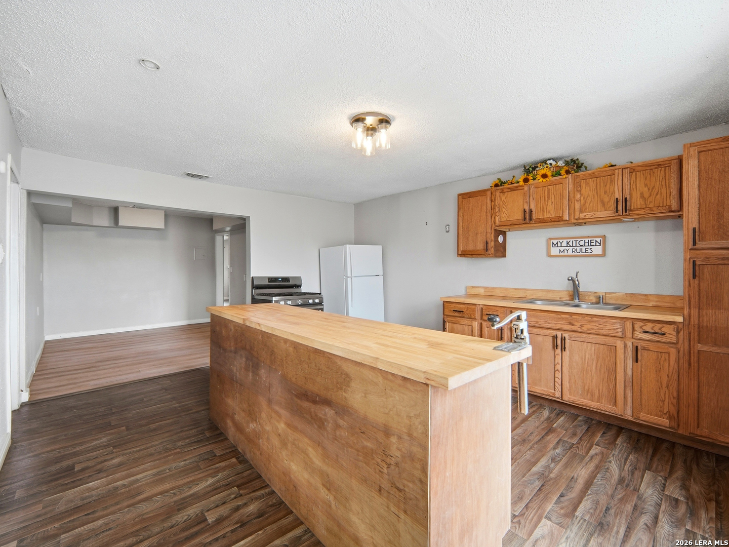 305 Toepperwein Road Converse TX 78109