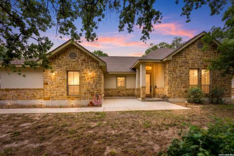 205 Sendera Crossing (1.4 Acres) La Vernia TX 78121