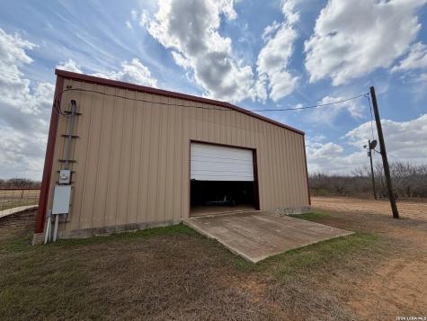 1550 County Road 300 Jourdanton TX 78026