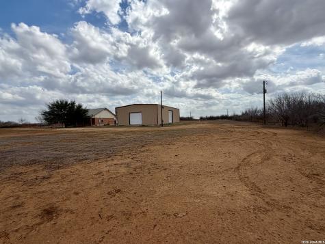 1550 County Road 300 Jourdanton TX 78026