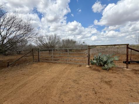 1550 County Road 300 Jourdanton TX 78026