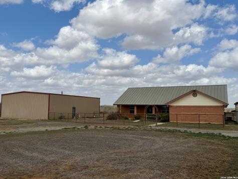 1550 County Road 300 Jourdanton TX 78026