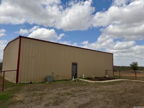 1550 County Road 300 Jourdanton TX 78026