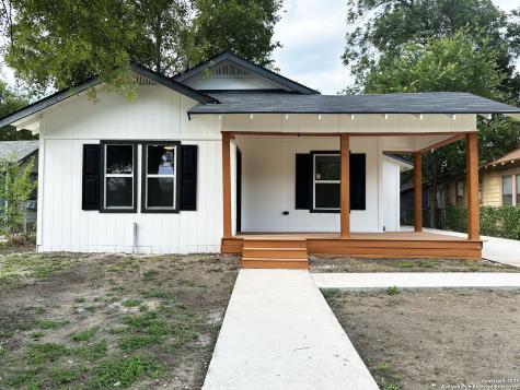 325 Robert E Lee San Antonio TX 78214