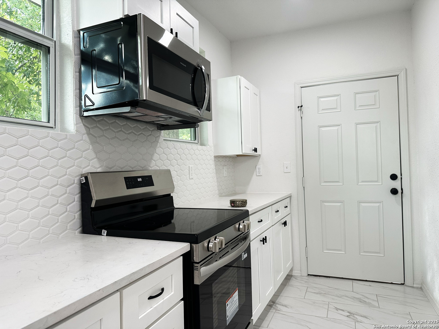 325 Robert E Lee San Antonio TX 78214