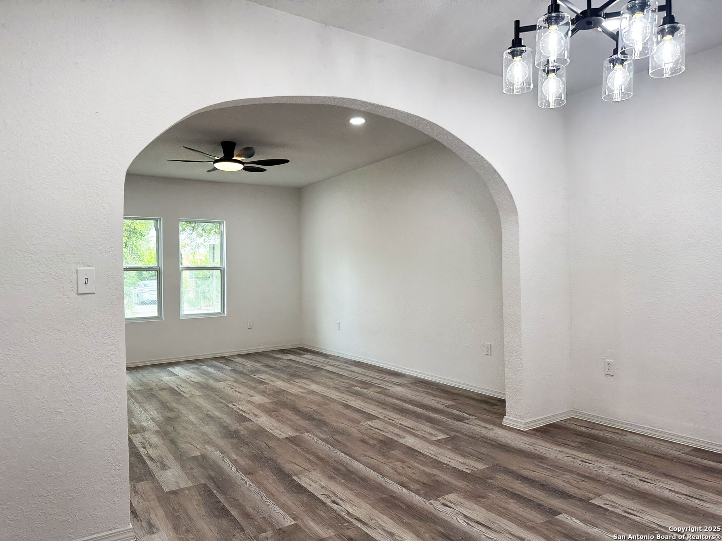 325 Robert E Lee San Antonio TX 78214