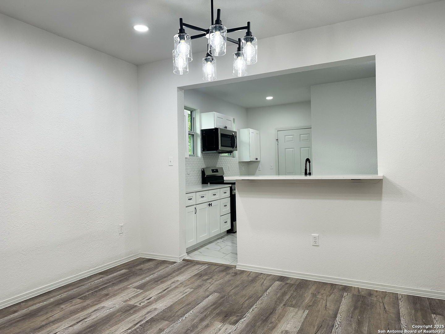 325 Robert E Lee San Antonio TX 78214