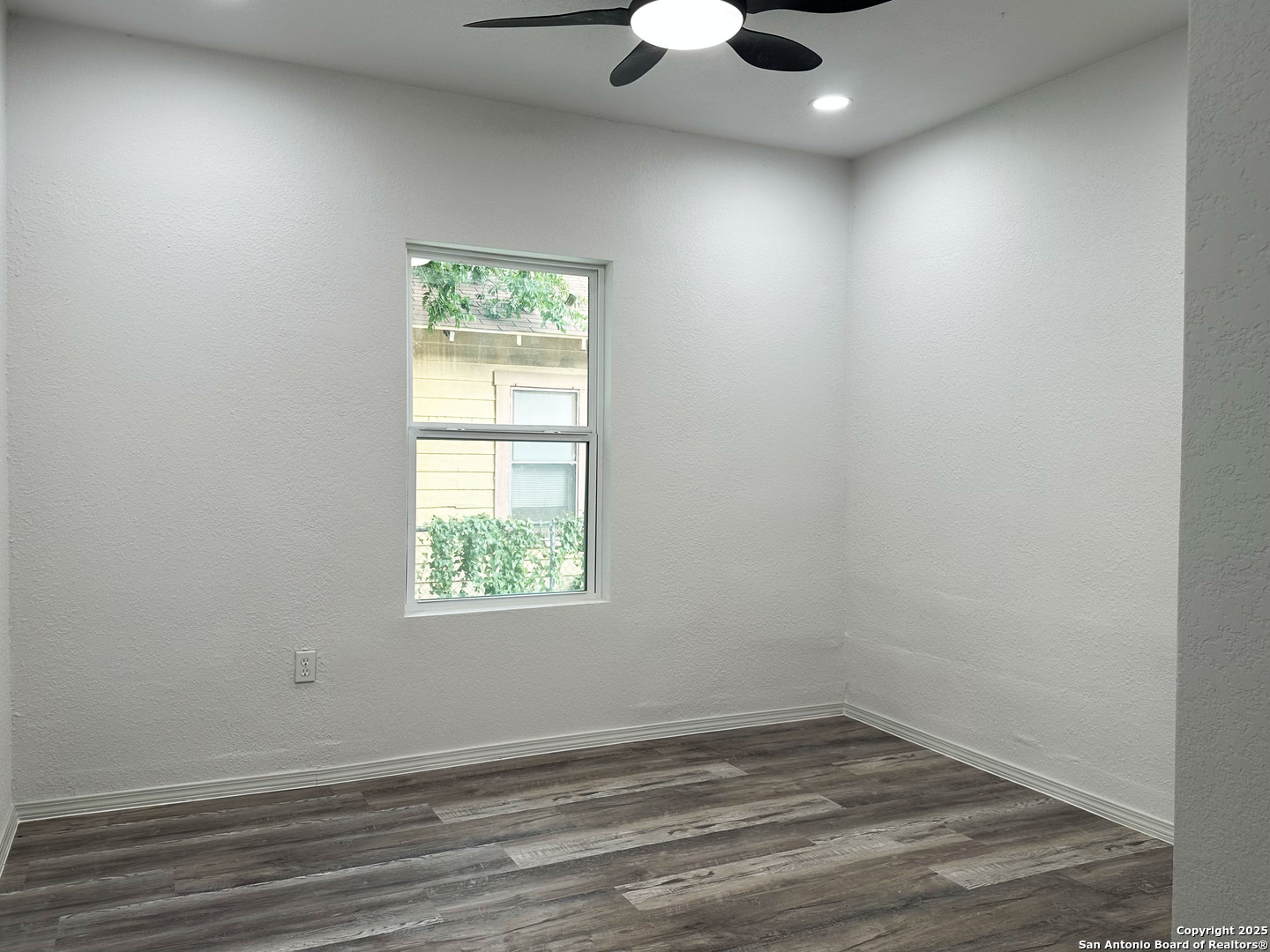 325 Robert E Lee San Antonio TX 78214