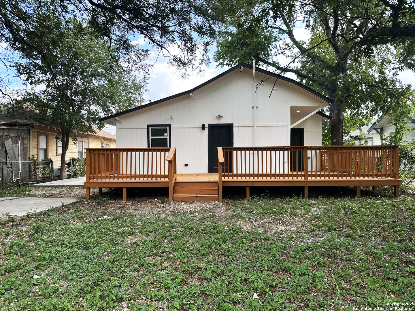 325 Robert E Lee San Antonio TX 78214