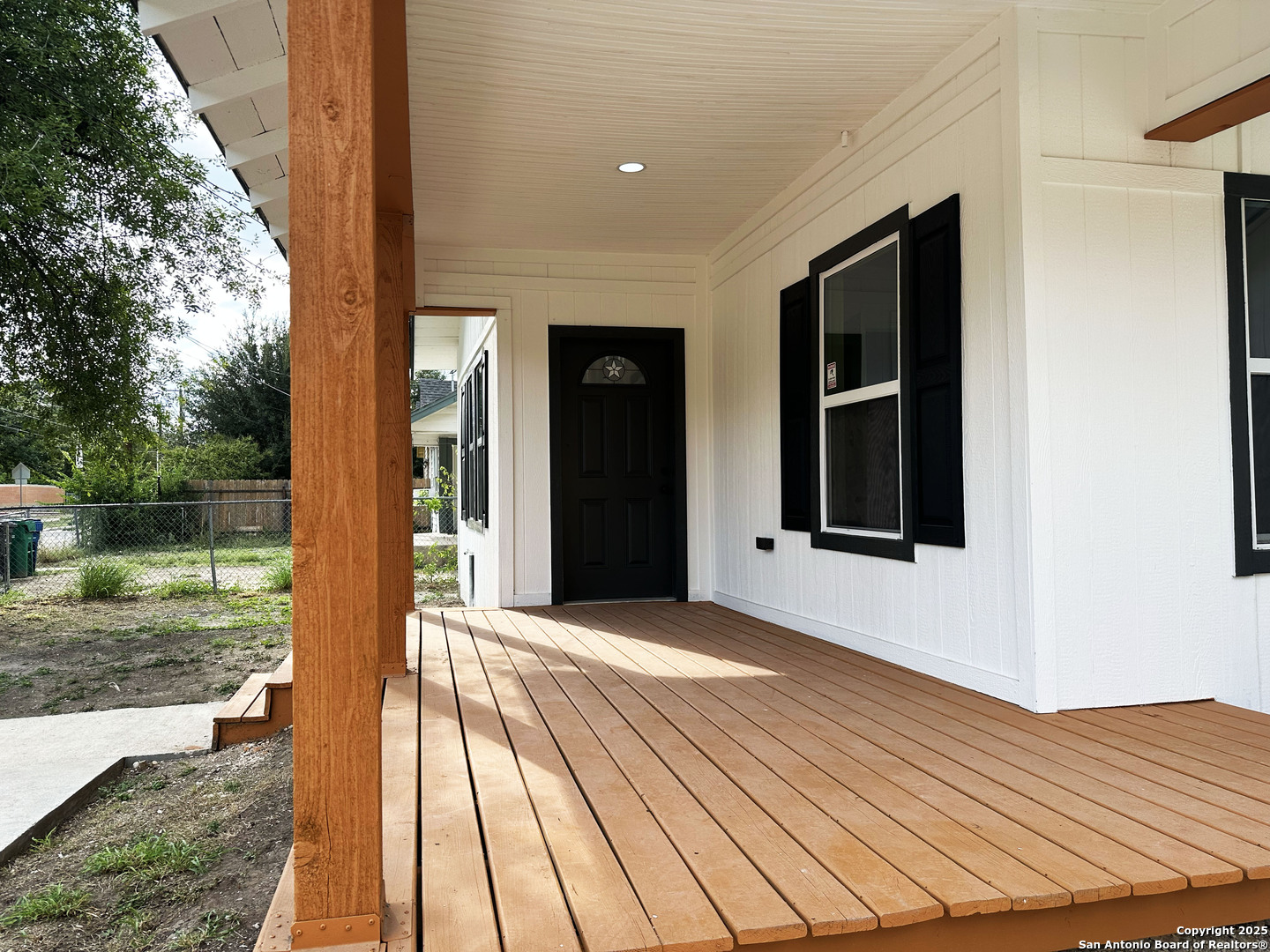 325 Robert E Lee San Antonio TX 78214