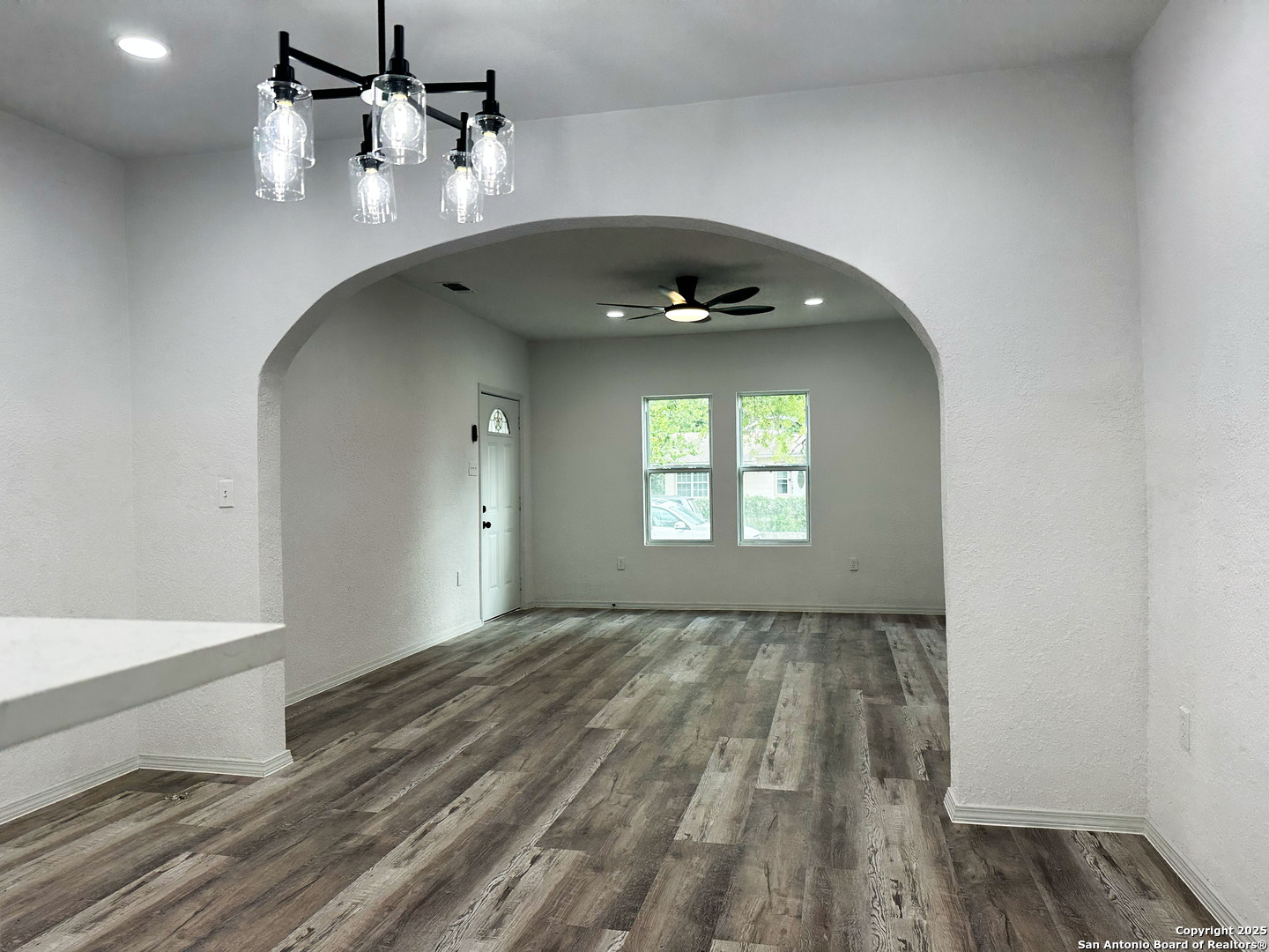 325 Robert E Lee San Antonio TX 78214