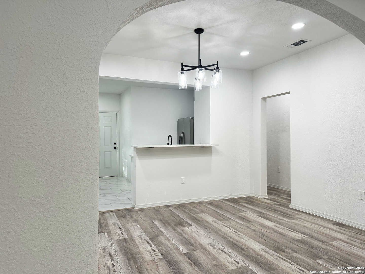 325 Robert E Lee San Antonio TX 78214