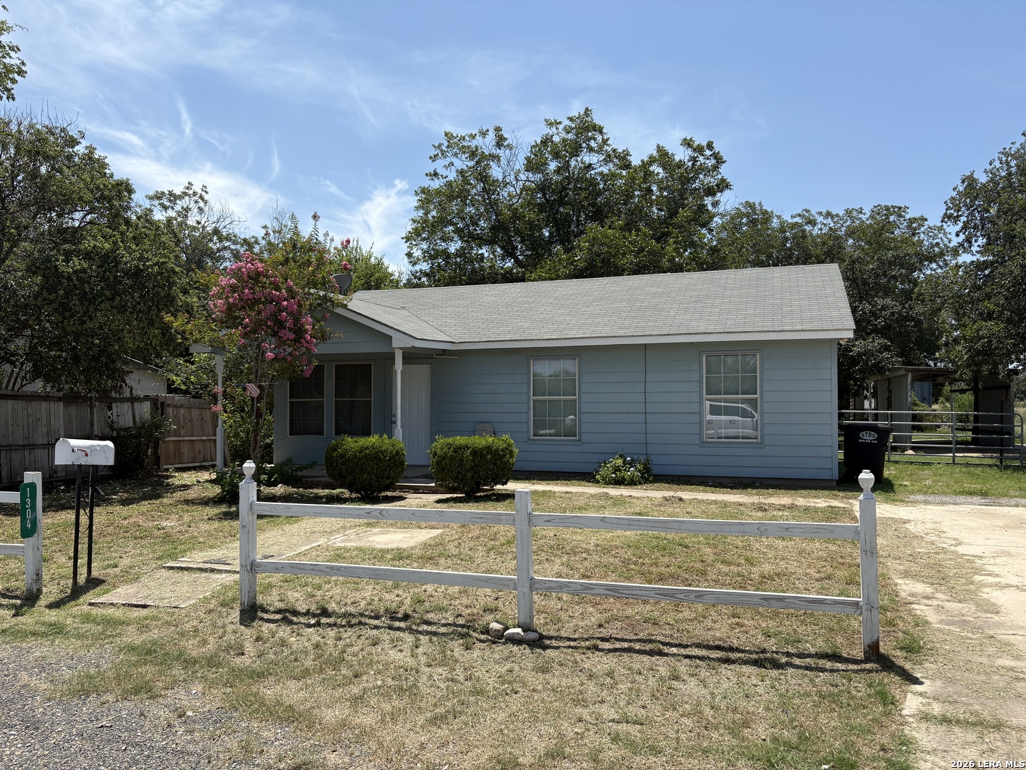 1304 Avenue D Hondo TX 78861