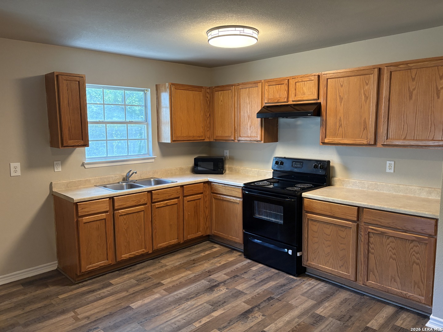 1304 Avenue D Hondo TX 78861