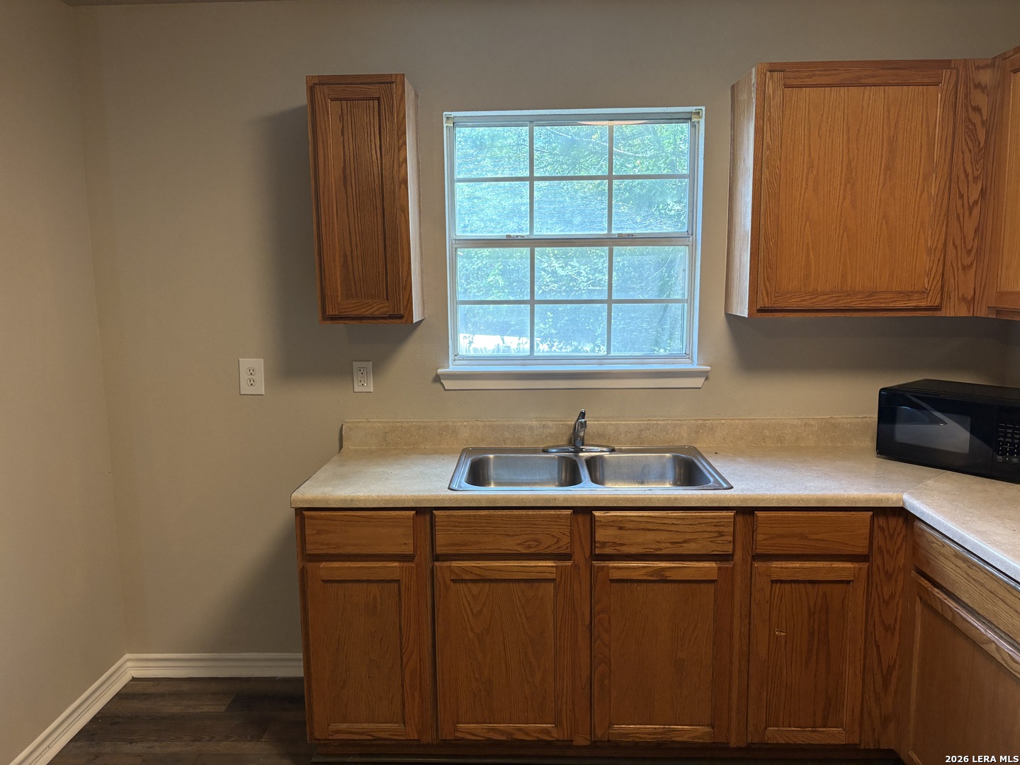 1304 Avenue D Hondo TX 78861