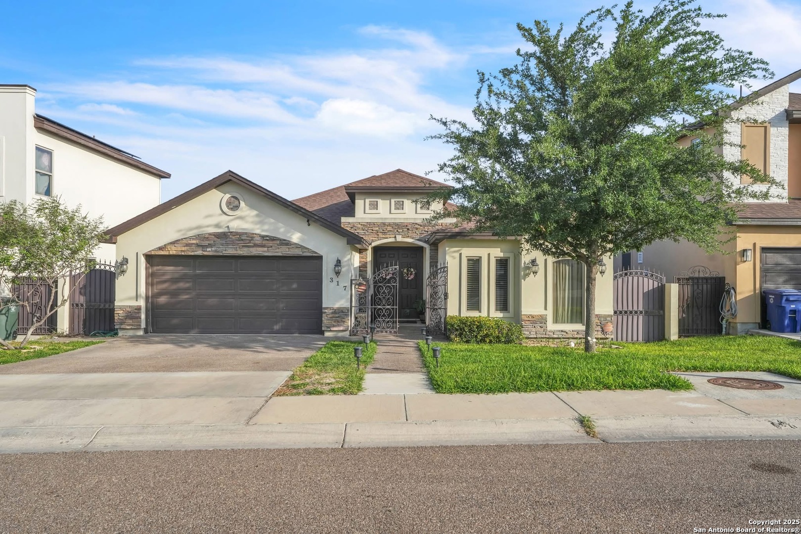 317 Altozano Drive Laredo TX 78045