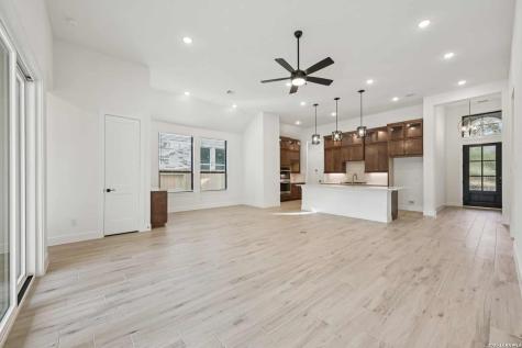 292 Mountain Oak Castroville TX 78009