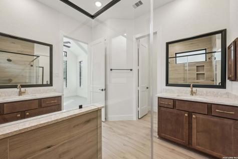 292 Mountain Oak Castroville TX 78009