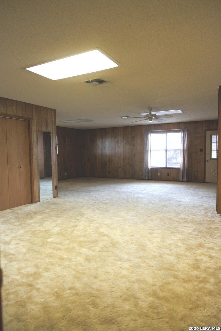105 S Sayers Devine TX 78016