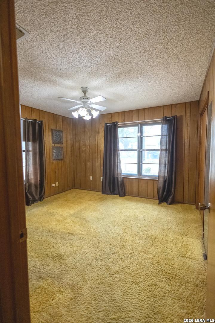 105 S Sayers Devine TX 78016