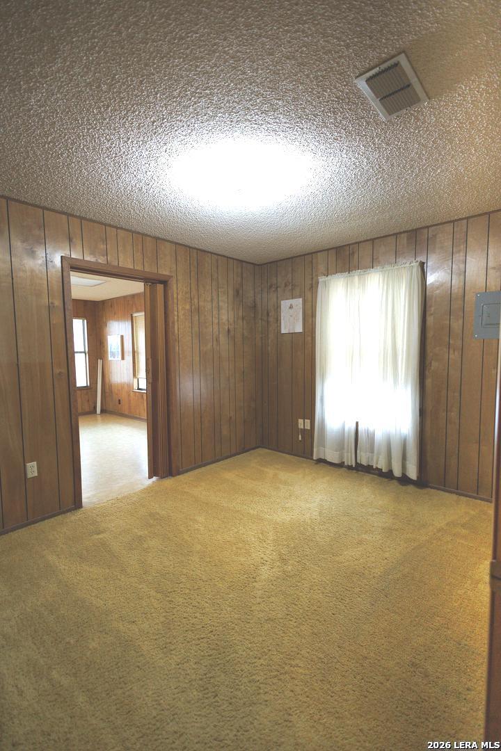 105 S Sayers Devine TX 78016