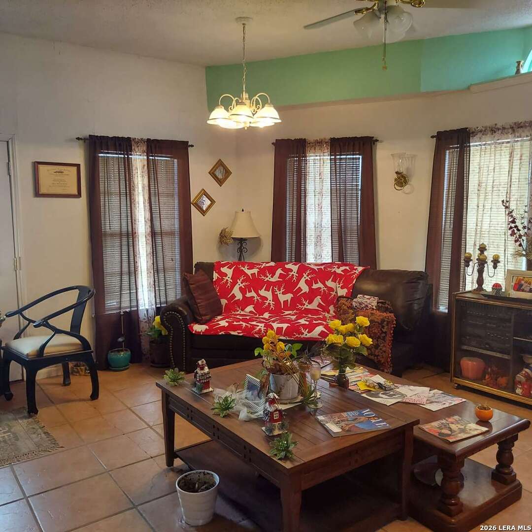 387 Mills Ranch Road Pleasanton TX 78064