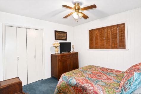 608 F Street Floresville TX 78114
