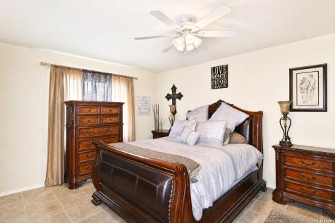 608 F Street Floresville TX 78114