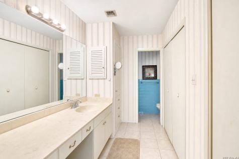 608 F Street Floresville TX 78114