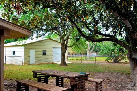 608 F Street Floresville TX 78114