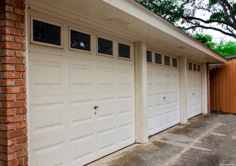 608 F Street Floresville TX 78114