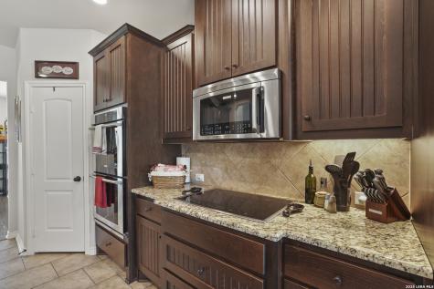 1544 County Road 2801 Mico TX 78056