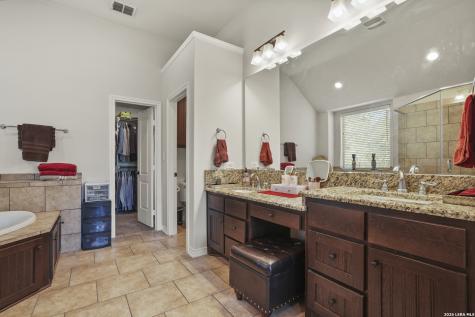 1544 County Road 2801 Mico TX 78056