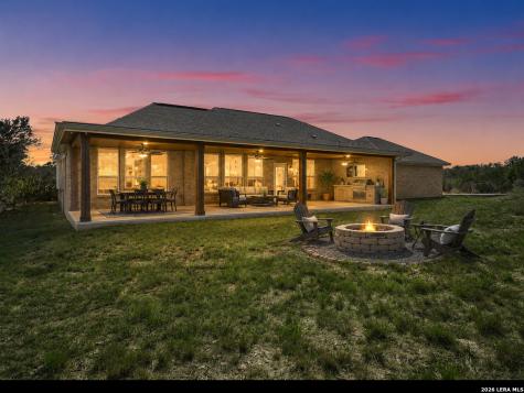1544 County Road 2801 Mico TX 78056