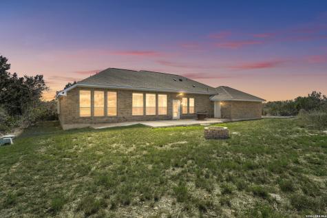 1544 County Road 2801 Mico TX 78056