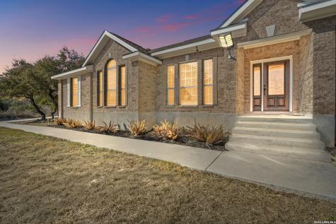 1544 County Road 2801 Mico TX 78056