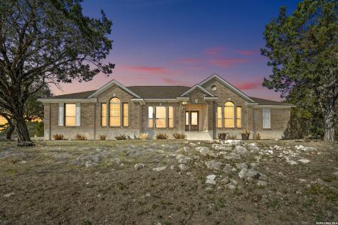 1544 County Road 2801 Mico TX 78056