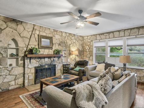 19592 Bluehill Pass Helotes TX 78023