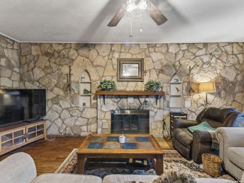 19592 Bluehill Pass Helotes TX 78023