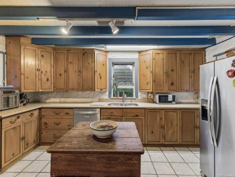 19592 Bluehill Pass Helotes TX 78023