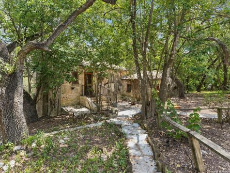 19592 Bluehill Pass Helotes TX 78023