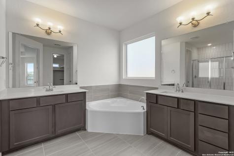 138 Annette Drive Castroville TX 78009