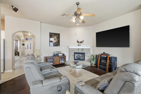 1402 Mesa Creek San Antonio TX 78258